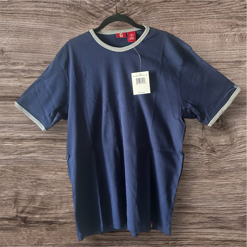 Guess men’s medium soft tshirt